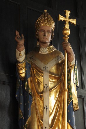 카르타고의 성 치프리아노_디테일_by Sir Ninian Comper_photo by Lawrence OP_in the Church of St Cyprians in London_England UK.jpg